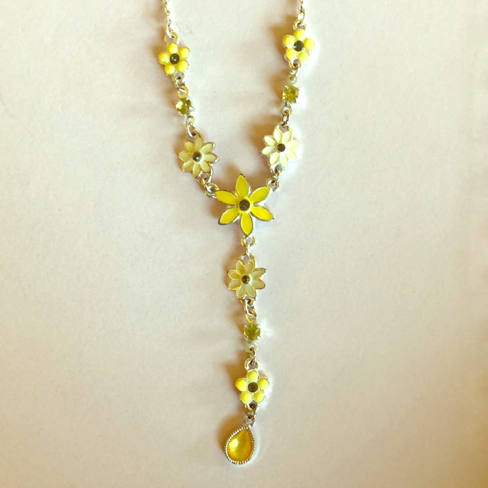 Yellow flower V-shaped necklace